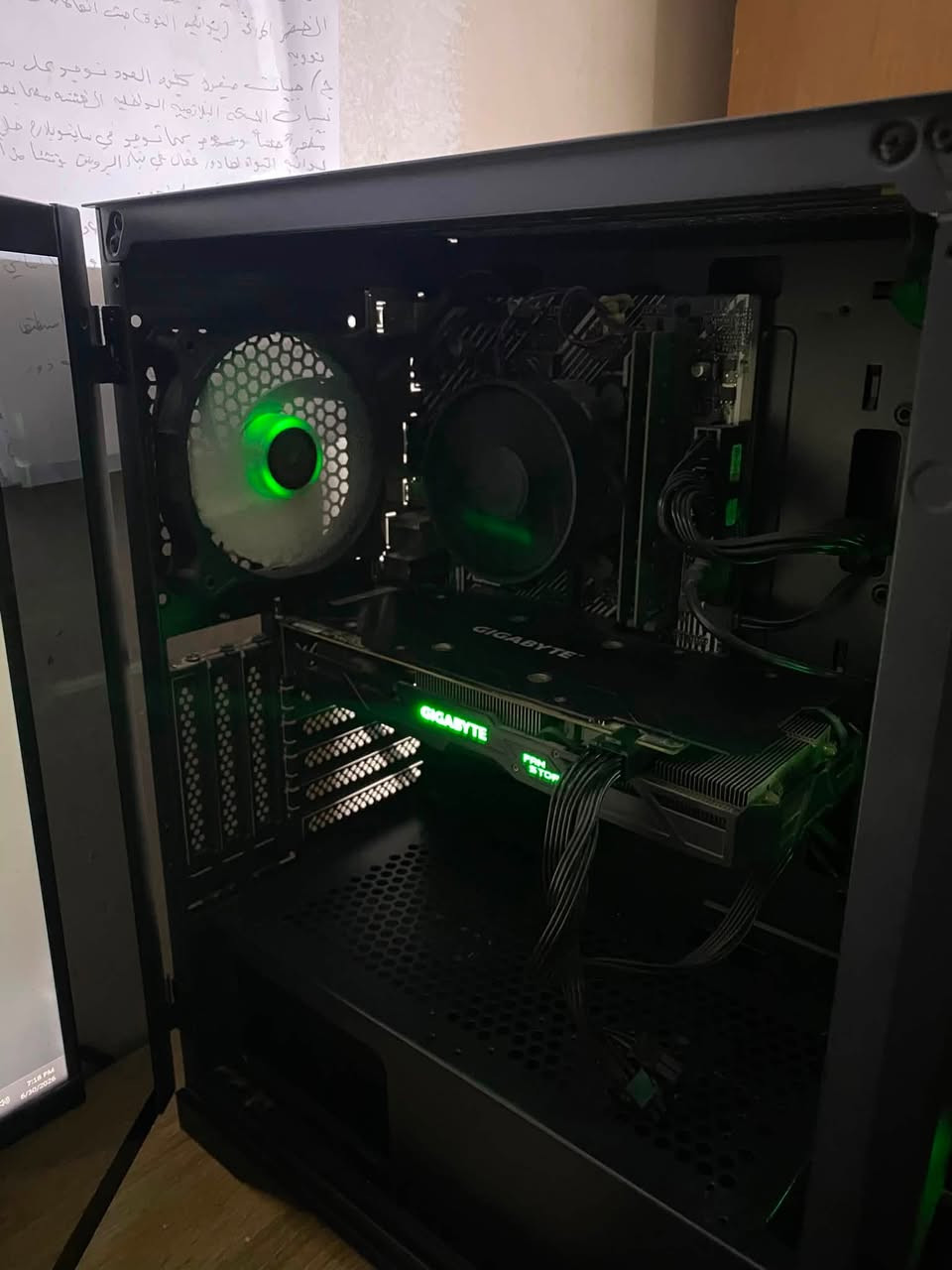 للبيع PC Gaming جاهز للألعاب والاستخدام اليومي 🎮🔥

✅ المواصفات:

* المعالج: Intel Core i5-10400F (6 أنوية / 12 خيط معالجة)
* كرت الشاشة: NVIDIA GeForce GTX 1060 6GB GDDR5
* اللوحة الأم: ASUS PRIME H510M-K
* الرام: 16GB DDR4 2666MHz (2×8GB Dual Channel)
* التخزين: SSD 512GB + HDD 1TB
* مزود الطاقة: 650W
* نظام التشغيل: Windows 11 Pro 64-bit
* DirectX 12
* BIOS UEFI + Secure Boot مفعّل

🎮 يشغل أشهر الألعاب مثل:

* Warzone
* GTA V
* Fortnite
* PUBG
* Valorant
* CS2
* Rainbow Six Siege
* Euro Truck Simulator 2

💰 السعر:625,000 دينار عراقي قابل للتفاوض بالمعقول.

🖥️ ملاحظة: الشاشة الظاهرة في الصور غير مشمولة مع الكيس، وإذا ترغب أضيف وياها شاشة 60Hz بدون أي تكلفة إضافية.

📞 للتواصل: ***********

