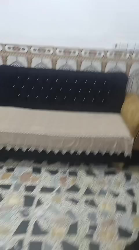 سلام عليكم عندي تخم للبيع
المكان حي الترث 
السعر 325 و بي مجال الطيبين نشالله 
الرقم ***********
