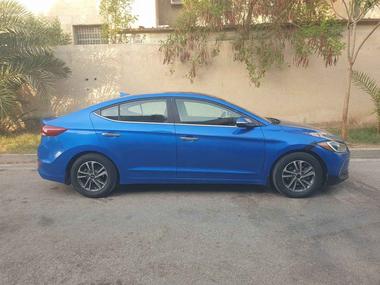 السلام عليكم ورحمه الله وبركاته
من رخصه الادمن المحترم
للبيع النترا 2017 وارد امريكي فول مواصفات ما عدا الفتحه ليمتد رقم اربيل باسمي تريد تحويل تريد وكاله
حادث جاملغ وبنيد بدون دواخل راجعات بارد فقط بدون صبغ تبريد فقط كمبريسر عاطل
مكاني بغداد الزعفرانيه 
السعر 115$ بيها مجال حق الجيه

للتواصل ‏‪***********‬‏
