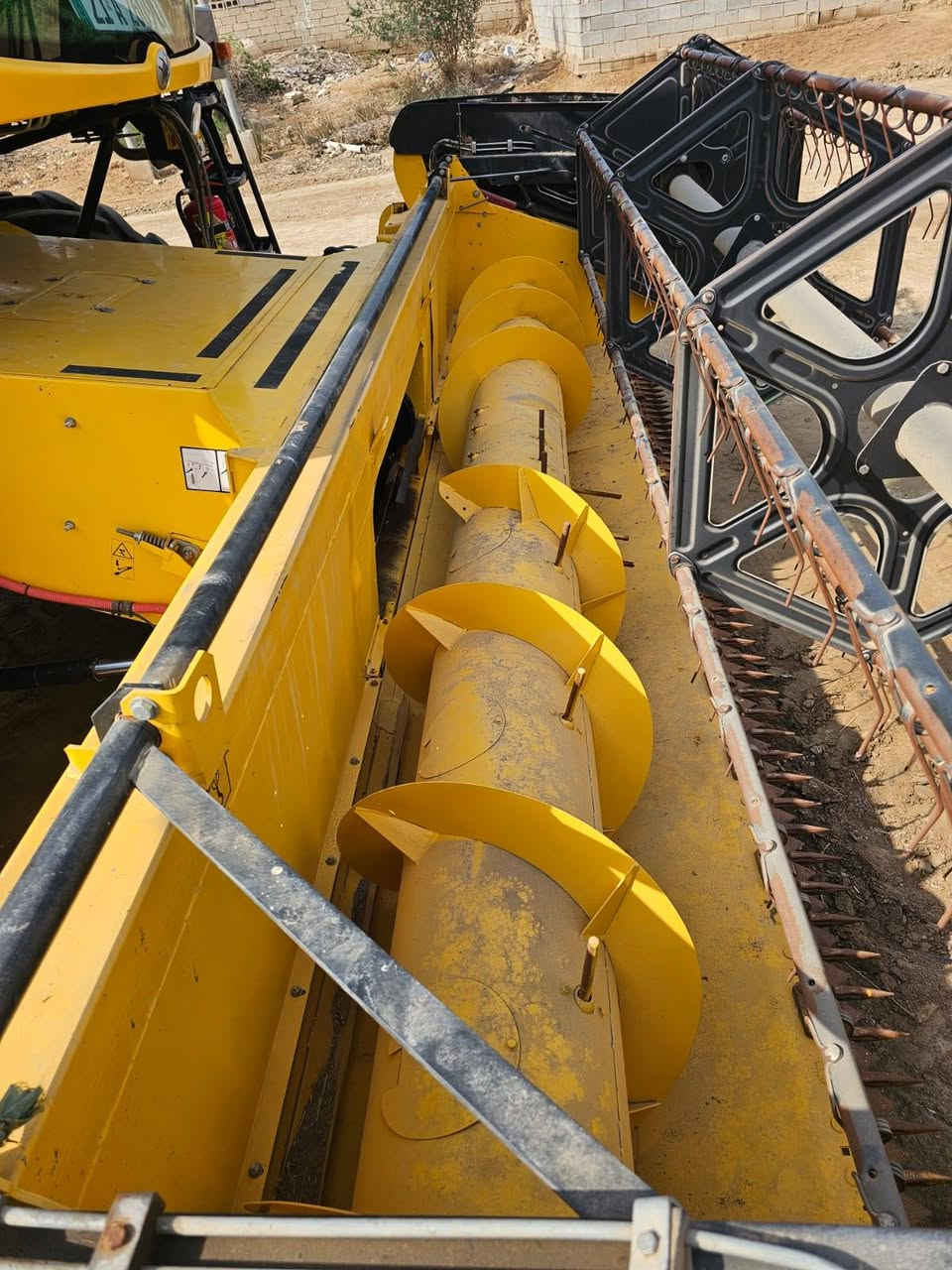 السلام عليكم أحبتي
لبيع حاصوده خمسه بلم تك ادرام موديل 23 مشتغله 1700 ساعه 
مكفولة كفاله عامه الاتصال على الرقم ***********
