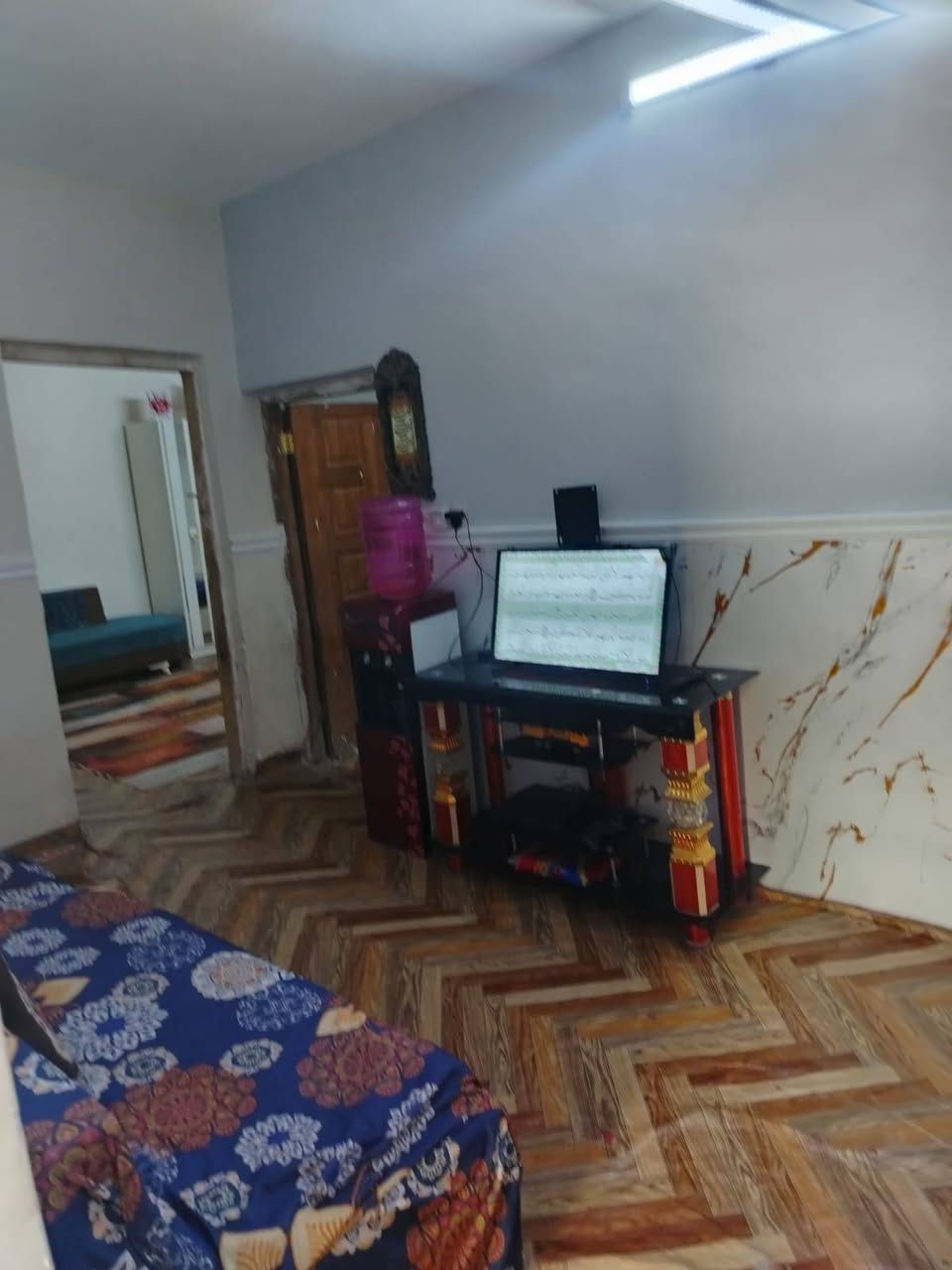 بيت للبيع مقابيل التأميم النزله الثانيه شارع حسينية مساحته ١٦٠ متر واجهه ١٠م نزال ١٦ م كامل يحتاج فقط كاشي سعره مع الأثاث ٤٠ مليون بدون أثاث ٣٨ مليون للاستفسار  ***********
