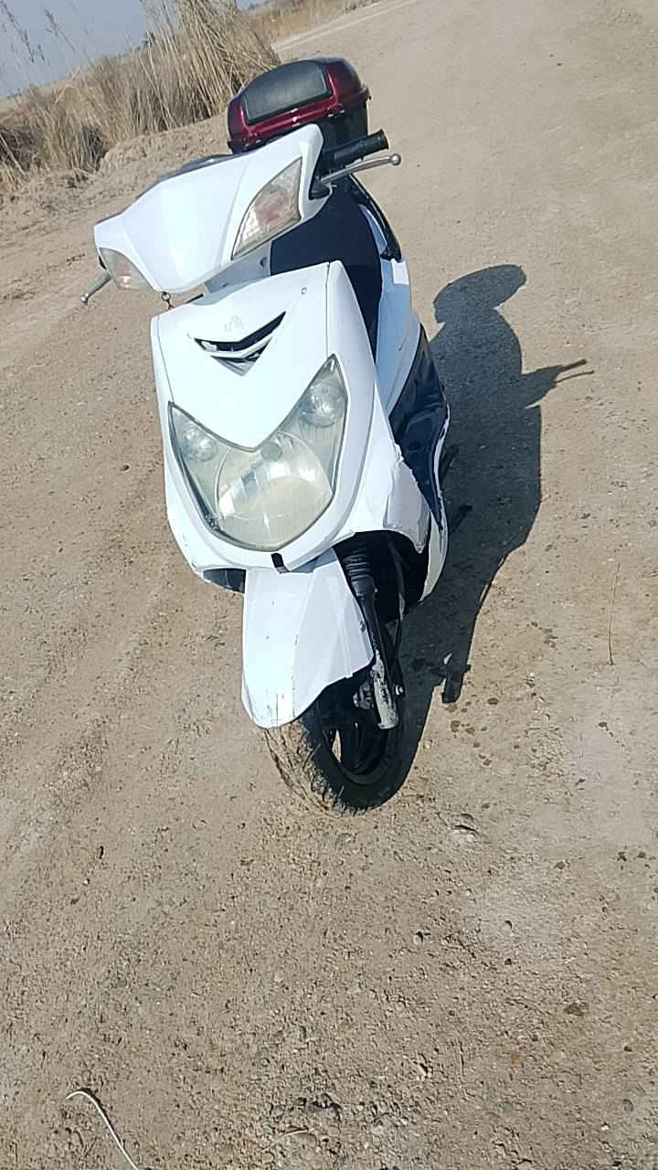 دراجه سكنس للبيع كابريته النضافه كدامك السعر 400او بيه مجال بسيط بيه بس خربطه بلكابريته المكان ابو غريب الزيدان رقم هاتف ***********رجاءن المو شراي لا يتصل
