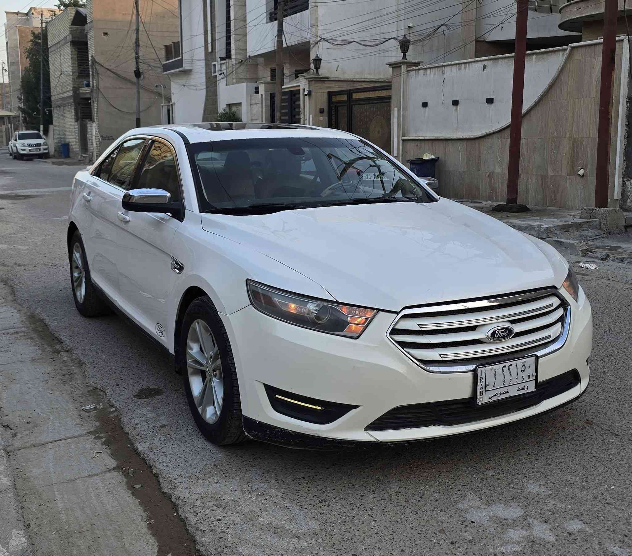 للبيع فقط
فورد تورس 2013
مواصفات Limted
محرك 6 سلندر  
حجم  3500
3 شاشات
بصمة دخول و خروج و تشغيل
فتحة سقف سلايد روف
مري تحكم كهرباء و بيها رادارات
تحكم سكليتر كهرباء
تحكم ستيرن كهرباء
كشنات امامي كامل كهربائي
كشنات خزن ميموري للسائق
تدفئة تبريد كشنات أمامية 
داخل بيجي و صاج 
داخل اضاءة ٧ الوان بلادية
سستم صوت سوني
حساسات خلفي 
 تحكم استيرن
وثبيت سرعه 
مانع انزلاق 
بيها رادار امامي (مسروق من امريكا)
و فلاش تنبيه امام السائق

كير محرك بحالة جيدة جدا
دهن اصلي و بانزين محسن السيارة مداريها
عليها ادامة يم سيف الفضلي

‏كهربائيات—كله شغال -
صور الحادث و السونار مرفقة
حادثها خشم الجاملغ مال سايق 
و باقي الصبغ اثر شخوط بالباب الامامي و الخلفي

سيارة بأسمي و تحويل مباشر
السعر ١١٠$
الشراي يتصل و اهلا وسهلا
مكاني بغداد و الرقم مشروع وطني يتحول بأي وقت
***********
***********
