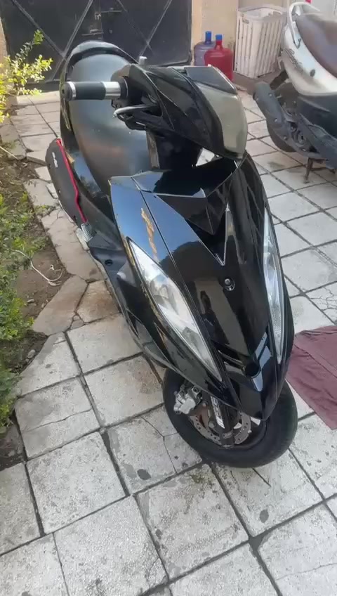 سلام عليكم ورحمه الله جيتي ار مكفوله ممفتوحه نقصهة بس كسر بل حاضنة دراجه جديدة جيب فيتر و افحص السعر 950 الرقم ***********
