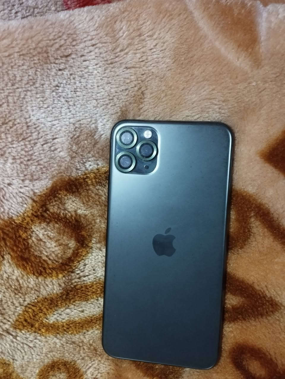 السلام عليكم ايفون 11برو ماكس جهاز نضيف مامبدل بي برغي علفحص بطاريه 76سبب البيع ضرف للاستفسار تواصل ***********
