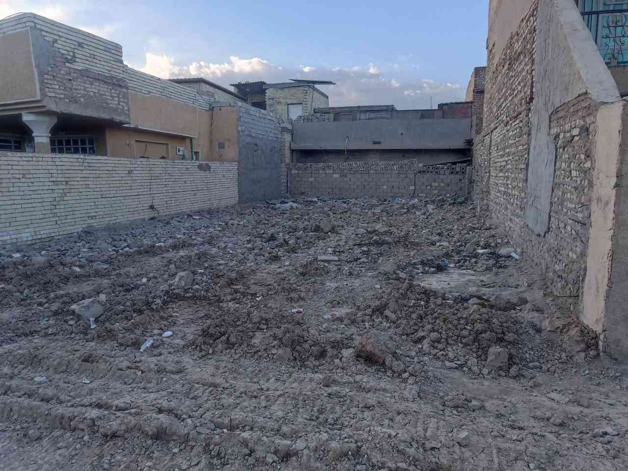 نص قطعه طابو للبيع ب4000بشارع مدرسة النعيم البنات مقابل حسينيه الصدر المقدس مقابيل  السوك الأولى ***********
