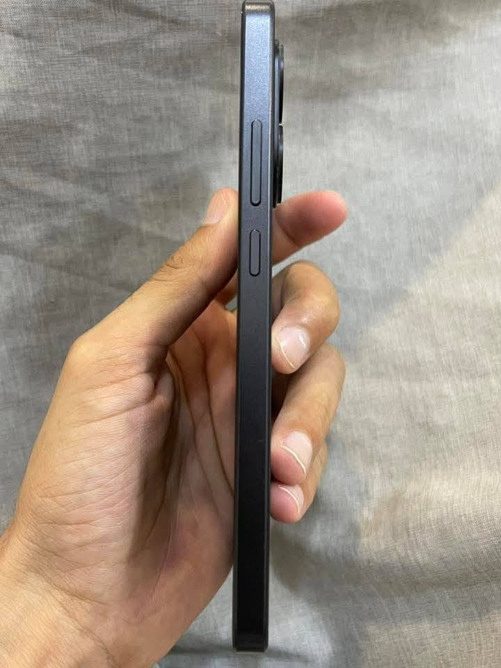 📱 للبيع POCO X7 Pro
اللون: أسود

الذاكرة: 12GB RAM

التخزين: 512GB

شاشة AMOLED 120Hz بدقة 1.5K

معالج Dimensity 8400-Ultra القوي للألعاب والاستخدام الثقيل

بطارية 6000mAh وشحن سريع 90W

كاميرا 50MP مع مثبت بصري

مقاوم للماء والغبار IP68

الجهاز نظيف جداً وخالٍ من المشاكل، أداء ممتاز وسرعة عالية، مناسب للألعاب والتصوير والاستخدام اليومي.


**إذا كنت صاحب هذا الإعلان وتريد حذفه لأي سبب، رجاءا أرسل رسالة إلى الدعم الفني**