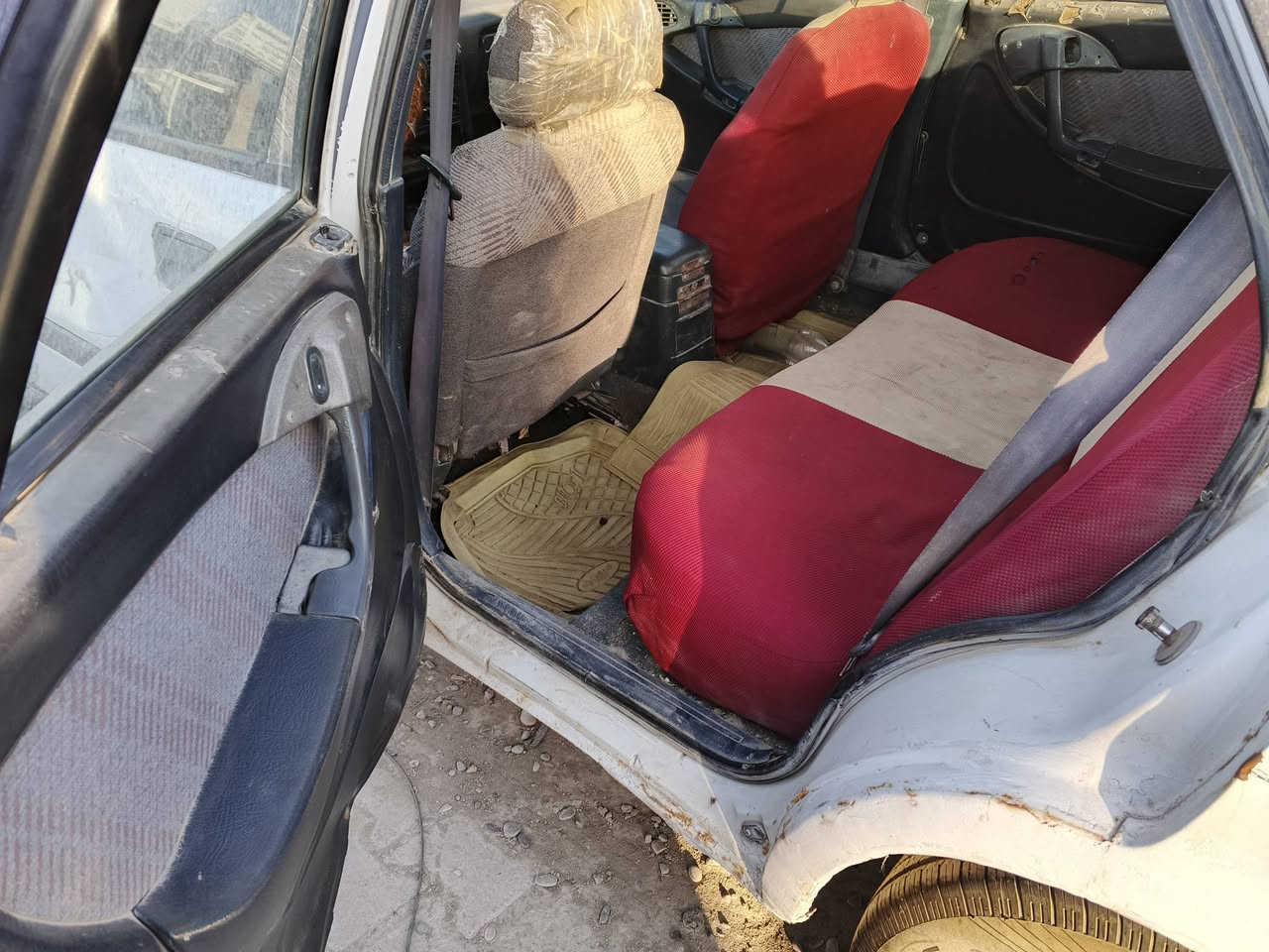 للبيع#
سيارة اسبرو للبيع رقم ديالى سنوية جديده لحد 29 ابشرط التحويل محرك مسكر السعر 15 مكان السيارة جلولاء الاتصال بالرقم 
***********
