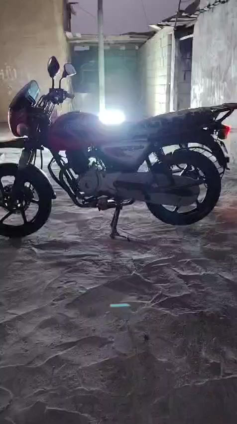 السلام عليكم ورحمه الله وبركاته
دراجه بوكسر موديل 2022 مكفوله من كلشي ولا برغي مفتوح بيهه الدراجه سعرهه مليون و400 وبيهه مجال 
مكاني ميسان 
للاستفسار ***********
