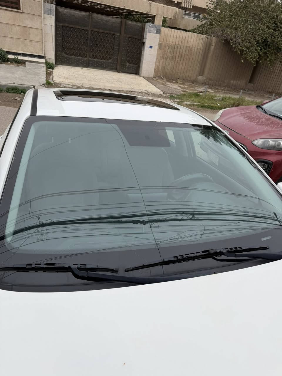 السلام عليكم
سيراتو 2020 خليجي 
رقم بغداد
فول مواصفات 
محرك 1600
كير اوتو AT
بيها صبغ بنيد ودعاميه
وبيها بابين جهة السايق مبدله 
بدون دواخل ابد لاشاصي ولا لغد ولا تكمه ولا اي شي السياره جدا نضيفه بس يرادلها صبغ بنيد 
السياره ماشيه 60 الف كيلو 
السياره باسمي 
للبيع فقط
للاتصال ***********
السعر 126 
بغداد حي الاطباء
