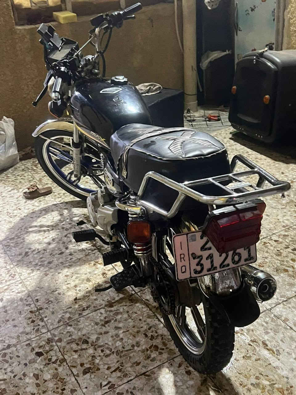 السلام عليكم 
دراجه سيفان 23 رقم و سنويه 
محرك حلو
ابيع علا حطتها. 
بمليون و150 
نتبه علا حطتها دراجه عوزها 50 الف ترجع زيرو
رجاءً لمو شراي لا يدخل مكان مدينة الصدر 
***********
