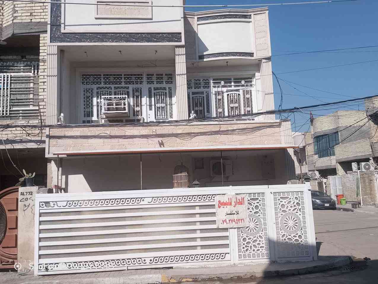 مشتمل للبيع في الشرطة الخامسة قرب اسواق أميرة زراعي 25 يتكون من الطابق الأرضي غرفتين وحولي وصحيات و الطابق الثاني غرفة نوم كبيرة حولي للاستفسار الاتصال على الرقم ***********
