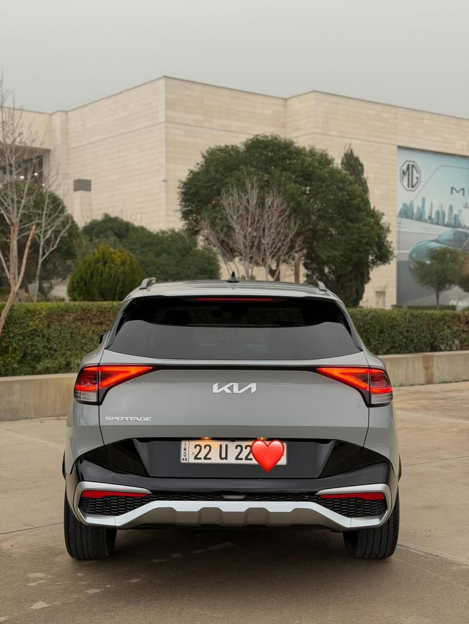 كيا سبورتج 2024 فول اعلى فئة
سقف بنورامي بالكامل
بصمة ابواب وتشغيل
شاشة كبيرة متصلة 
محرك 2500 كبير 
كير 8 نمر 
مقاعد جلد 
كيج اللكتروني  دجتل 4 اشكال
كشنات كهرباء 3 دكم
دواخل احمر 
مقاعد خرن 
صندوق كهرباء شفط
كامرات
هاندبريك بصمة
رادارات 360درجة
قيادة ذاتية
نقط عمياء + اشاير بالمري
حساسات 360 درجة
ستيرن ومقاعد تدفئة
اوتو هولد
شاحن هاتف لاسلكي 
سستم سماعات هارمان
تشغيل عن بعد 
ويل كب 5
شاشة لمس متغيرة للتحكم بالميديا او التبريد
منافذ شحن بالمقاعد 
انظمة قيادة متعددة وانظمة منحدرات
لددات امامي وخلفي 
لايتات عدسة زنون
السياره فول مواصفات متنعد  
السيارة بيها تبديل جاملغ وربع البونيد صبغ بدون دواخل 
باقي مكفول كير والمحرك ايضاً كلها بالشرط
رقم اربيل باسمي هزة وسنوية كلها جديد الى 2031
شرط التحويل او الوكالة 
السعر : 228 $ وماكو هيج سعر بكل السوك 
*********** / اربيل
