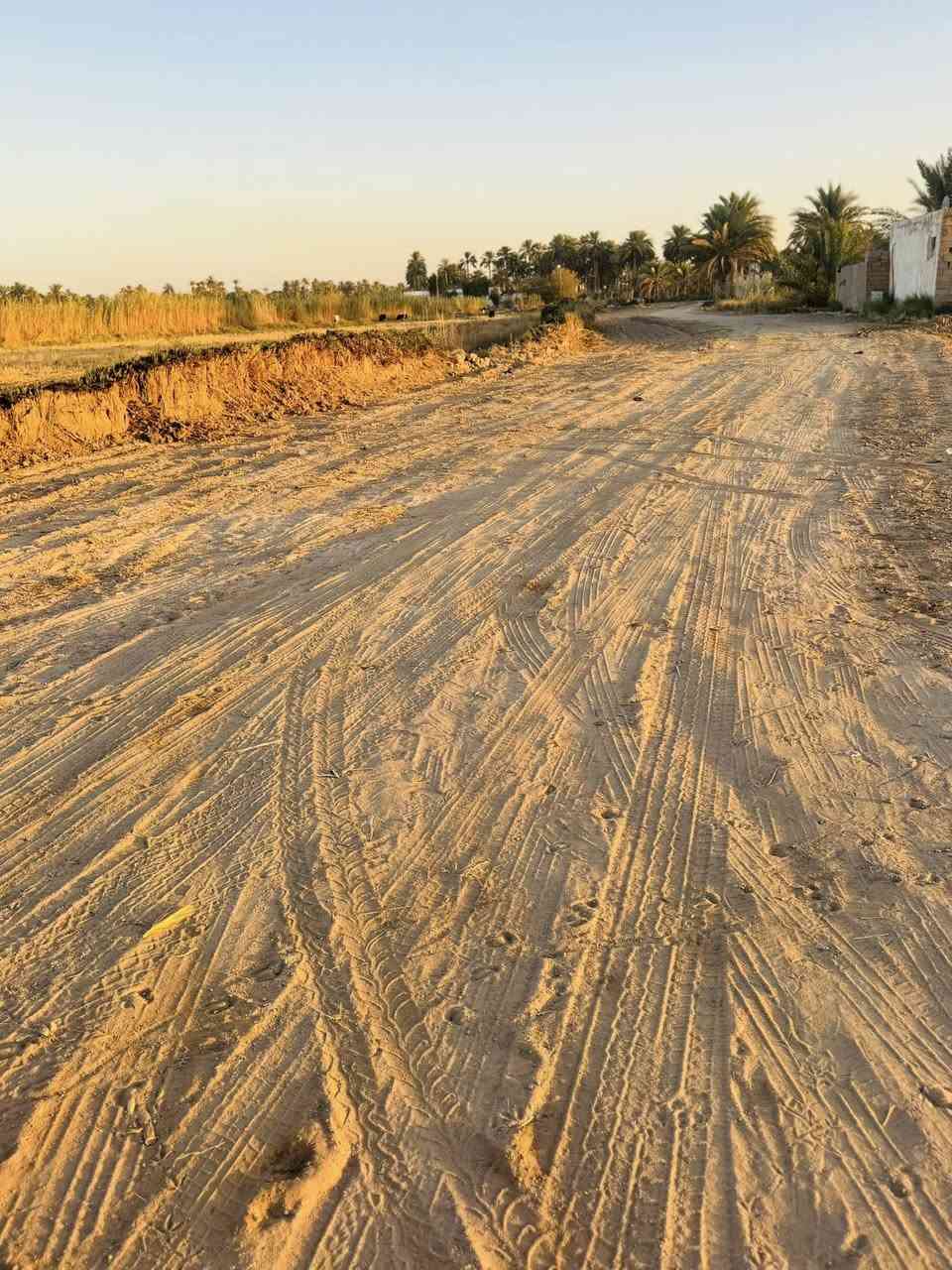 السلام عليكم 
ارض زراعيه طابو  سند25 
على طريق مفرك الكفل 
كافه الخدمات متوفره تبليط ماي وكهرباء 
المساحه 12دونم مع بيت
شارع خاص عرضه ١٢ متر

‭0783 885 1910‬
