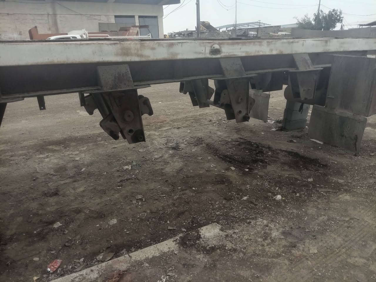 للبيع شاصي عربانه ١٦ كامل جديد مكفول من كسر وفطر طول ١٢ ونص  سعر ٢٥ ورقه وبيه مجال مكان الفلوجة ***********
