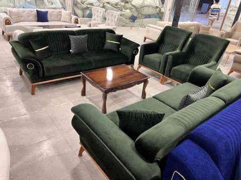 يتوفر غراض للبيع
تخم تركي ضخم نضيف ١٠ مقاعد سعره مليون و ١٥٠ الف 
زوليه بوهيمي مستخدمه شهرين القياس ٢ ونص في ٣ ونص سعرها ٥٠ الف زوليه برلنت غير مستخدمه جديده ٢ في ٣ سعرهه ٤٠ الف طبله وسطيه خشب ثقيل نظيفه سعرهه ٥٥ الف شجره ميلاد الطول ١٥٠ سم مع الزينه فقط كسر بسيط وحده من الارجل بس ما أثر عليها سعرها ٥٠ الف 
المكان بغداد الكريعات شارع المطاعم قرب مطعم هم هم للتواصل والاستفسار واتساب  *********** او خاص
