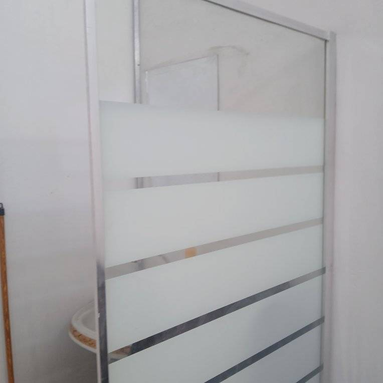 للبيع ميز حلاقة رف وتعليك عدد ٢
 مرايا عدد ٢ قاطع جام
مغسلة
قنفات ٢
كرسي حلاقة ١
السعر ٧٥٠ وبي مجال 
بغداد الخطيب الزراعي شارع خولة الاتصال على الرقم واتس اب فقط 
***********
