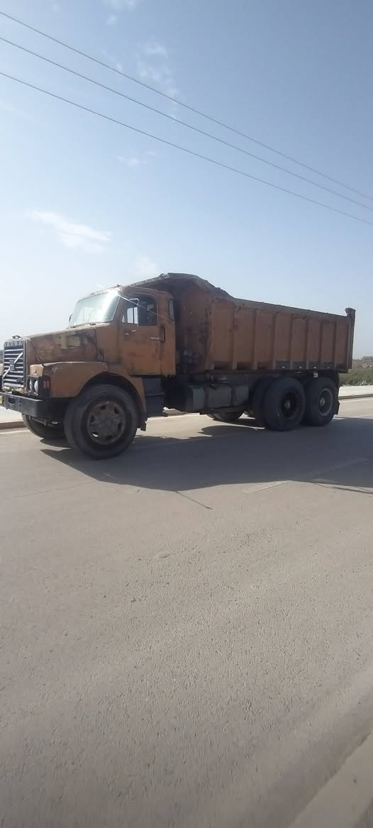 سلام عليكم  سياره فالفو للبيع سياره خير من الله جاهزه للعمل تخم تاير محركها خير من الله  لا بخار وله تنقيص شاصي مكفول  رقم نكليزي بسمي سعر20وبيه مجال للشراي ويدلل تصال ***********
