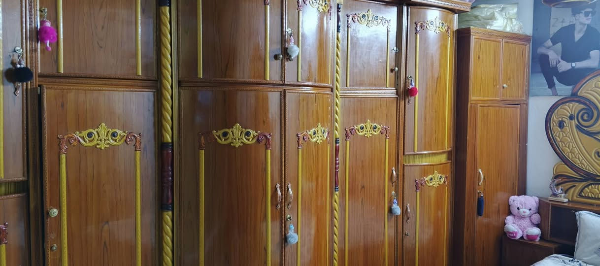 السلام عليكم غرفه عراقيه تزكام للبيع 6 ابواب نفخ نضافه80 العنوان بغداد قرب العبيدي *********** مراسله وتساب
