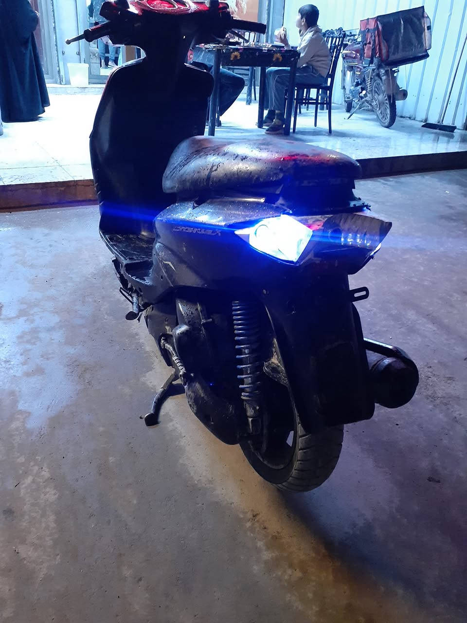 سلام عليكم دراجه البيع دراجه نقصه بس كابريتر دراجه مستعجل علا بيعته السعر ٣٠٠ وبيه مجال بصيط ***********
