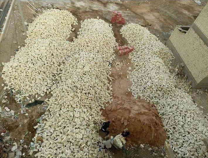 السلام عليكم 

  ونج بانزين (نحاله)
 مستعدون للتصعيد وتنزيل كافه مواد البناء في كل محافظات طابوك رمل سمنت شتايكر فرمستان فرشي تراب جص مرمر كاشي بورسلين بلاك زميج سيراميك من طابق اول اله طابق العاشر بسعار مناسبه مبايل ***********بي واتساب ***********والله يرزق الجميع اخوكم ابو كاظم
