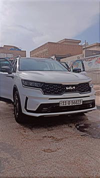 سيارة سورنتو للبيع فول موصفات vlp وارد امركي حادثهة جدا بسيط حافت بنيد...
