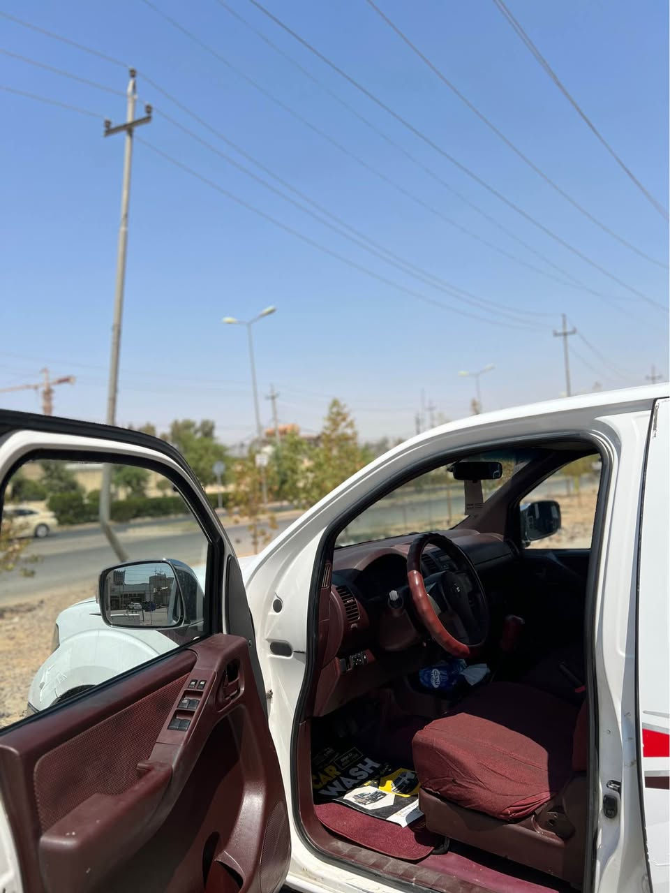 سەلام عەلیک 
نیسان ناڤارە بۆفرۆشتن
تابڵی سەیارەکی خاوێنە مۆدیل ٢٠٠٩ گێر و مەکینە بەشەرت هەموو گیانی بەشەرت بێ سبوغ تەنها دەرکەی لا سەکنی پشتەوە خەتێکی بچوکی هەیە بۆ زانیارە زیاتر پەیوەندی بکە 
*********** Singapore
