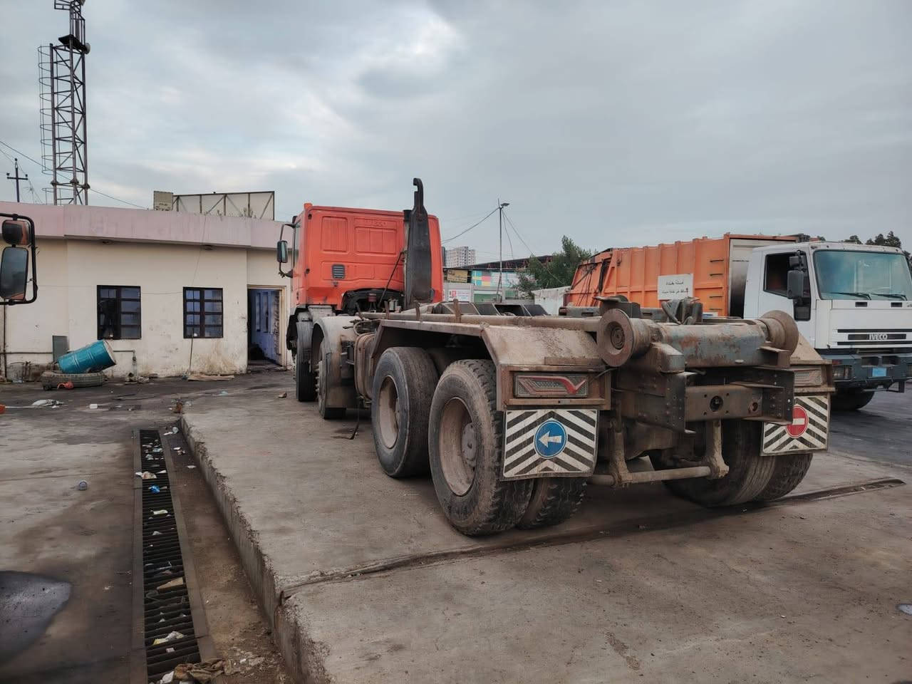 افيكوو رافعه حاويات رقم انشائيهطوله ٧متار عكرب بلادي أصله خباطه
تعمل بلديه الرشيد هيه اوشغله 
مكينته بيه كازكيت موديل 2000
تحويل مباشر بسم المشتري  
تصل ***********
سعرهه مناسب
