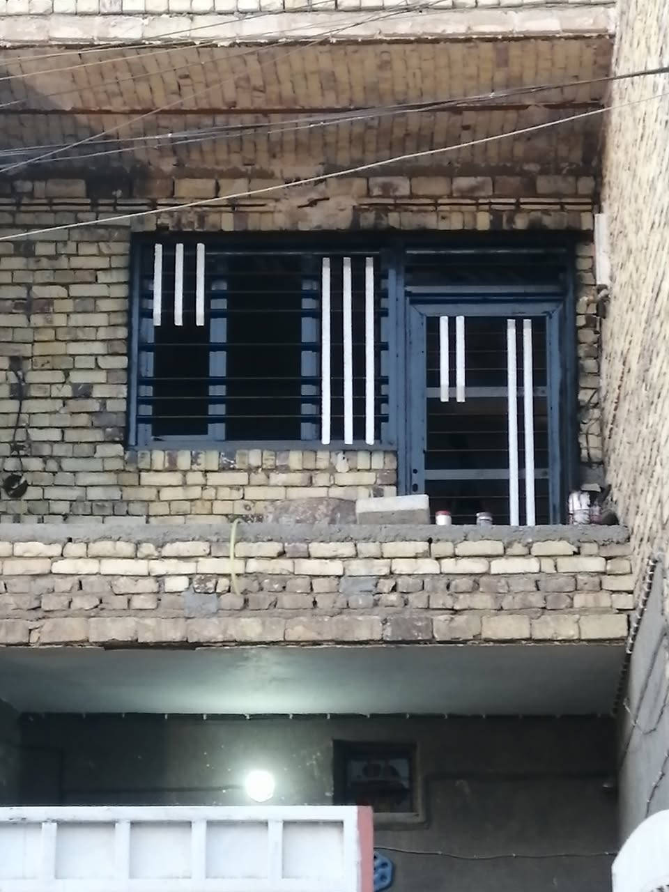 السلام عليكم صباغ شبابيك و بيبان و محجرات بنسب السعار التصال أو واتساب *********** رفع المنشور كلمت يا الله
