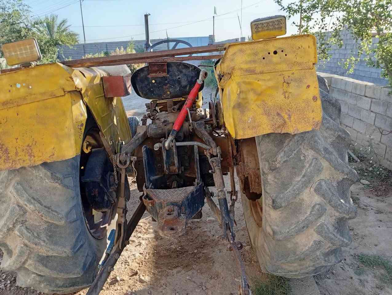 عنتر موديل ٨٧ بدون ماناقصهه شي بس باتري
مع خنزيره سحب ٣ب٢ تنشد ع  كاردن العصعوص شغاله كامله
مكاني ديالى شهربان 
رقم صاحبهه 
للاتصال *********** #مكلف بلنشر
