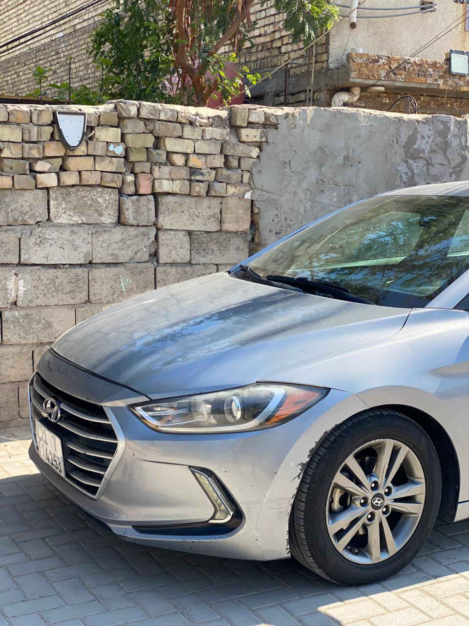 السلام عليكم النترا وارد امريكي لون فيلي موديل 2017 رقم بغداد انكليزي بأسمي شخصيا تايرات جديدة ميكانيكيات جديدة كفاله مكينه وكير مكفولات من الفتح السيارة بدون ايرباك بجم كبس حادثها قبق الصندوق ونص الجاملغ الخلفي وبيها 3 قطع صبغ من امريكا موصفاتها نص فول داخل لونين فول تحكم سترين 3 انضمه قيادة كامرة دوارة شاشة جبيرة صندوق كهرباء 
مكاني بغداد البياع سعرها 112 وبيها مجال بسيط 
***********
