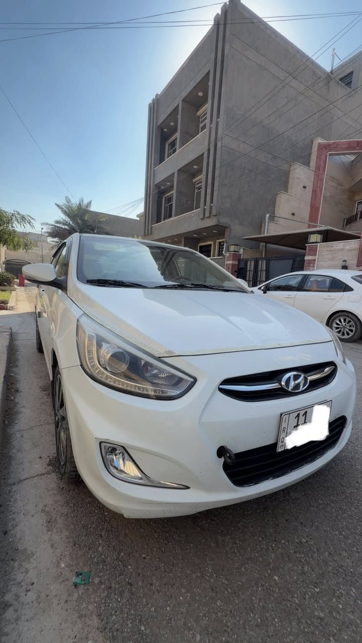 السلام عليكم 
اكسنت 2015 خليجي رقم بغداد بأسمي 
مكينة 1600 للبيع 
مواصفات 1/1 لايت ابو ليد 
ماشية 128 الف كيلو 
السعر 117 بي مجال 
مكاني بغداد زيونة 
***********
