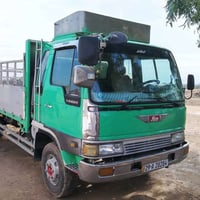 هينو طيره اللبيع 70 عادي لا صرف ولا بخار بسمي  تخم تاير طول 5ونص السعر...