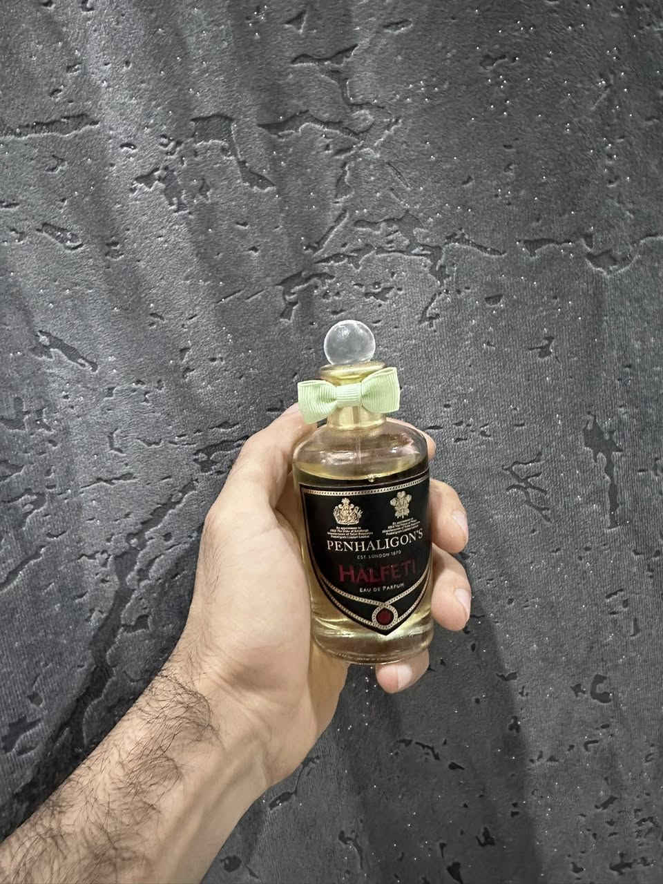بنهلغنز هالفيتي عطر غني عن التعريف اصلي وين متريد اخذه وجيكه وفحصه مستخدم رشات السعر 250 دولار


**إذا كنت صاحب هذا الإعلان وتريد حذفه لأي سبب، رجاءا أرسل رسالة إلى الدعم الفني**