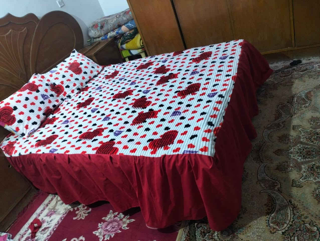 السلام عليكم متوفر لدا خياطت ام سجاد  الخياطه حسب طلب الزبون  الفرشات و جوه المخادووجوه الدواشك  النفر والنفرين التواصل ع الرقم متوفر وات ساب *********** متوفر توصيل داخل الحله
