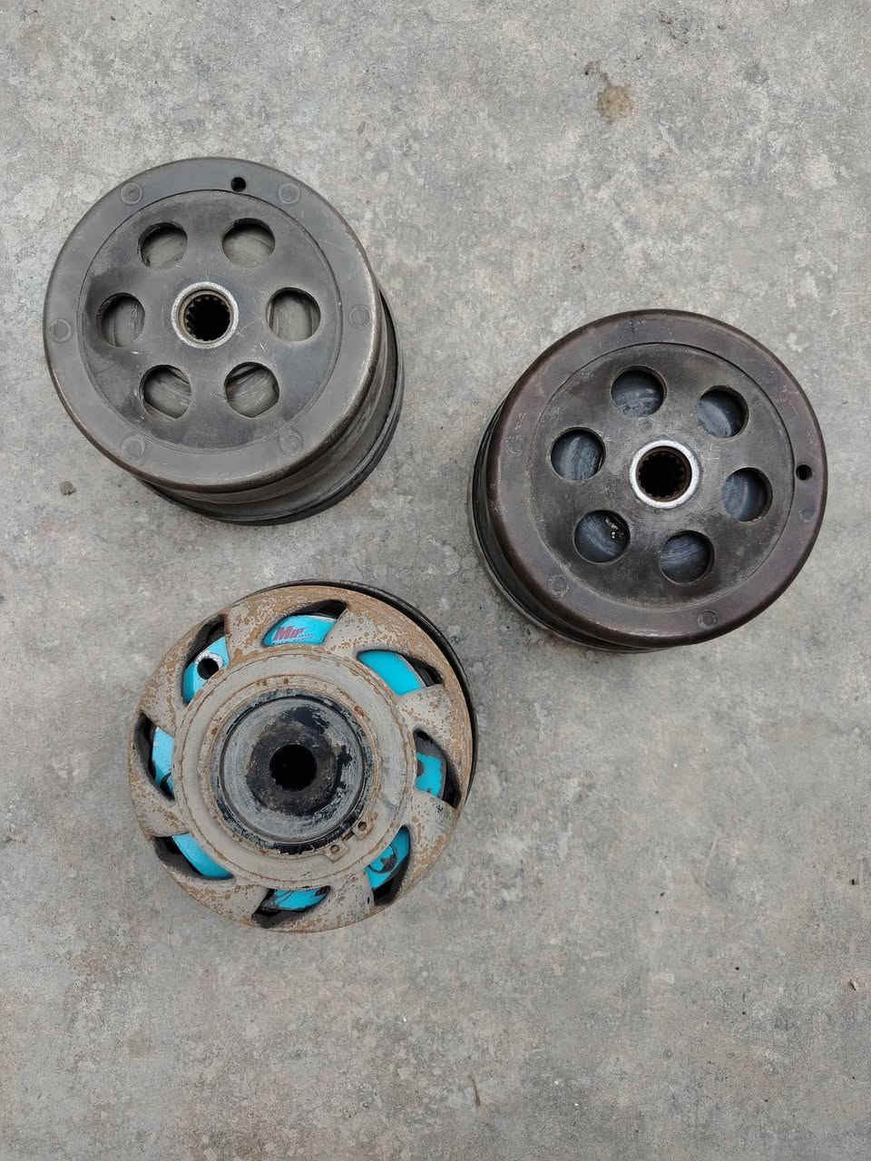 كلجات سكنس نثيه وفحل كامله ويه الصفاكات بيهن كلج رياضي ابيعهن كلهن سعرهن 50 الف  اخواني اني مكلف بالنشر للستفسار على الرقم التالي ***********
