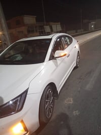 بصمة • فتحة سقف • كنب جلد