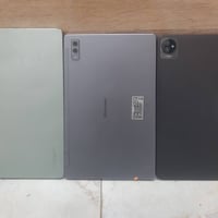 آيباد نقص شاشات سعره القطعه 20 الف  توصيل موجود  07742988780