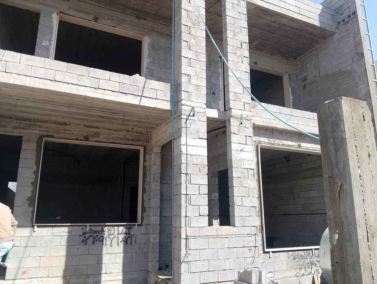 اسطه مرمر شغل هندسي درجه اولى.وبسعر مناسب ورخيص.  ***********
