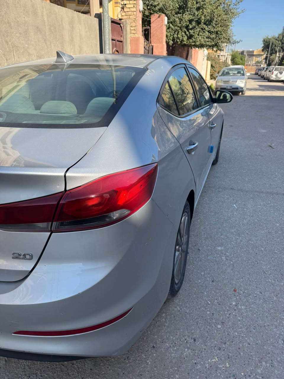 السلام عليكم 
سيارة النترا موديل 2017 
وارد امريكي شبه مكفول 
3 انظمة حركة سير ايكو و سبورت و عادي
لايت زنون شمسي 
ويل كب كروم 
تايرات جدد 
كل على وضع الشركة 
السعر 122 ورقة ورقم بصرة مشروع وطني 
للاستفسار *********** ناصرية, ذي قار
