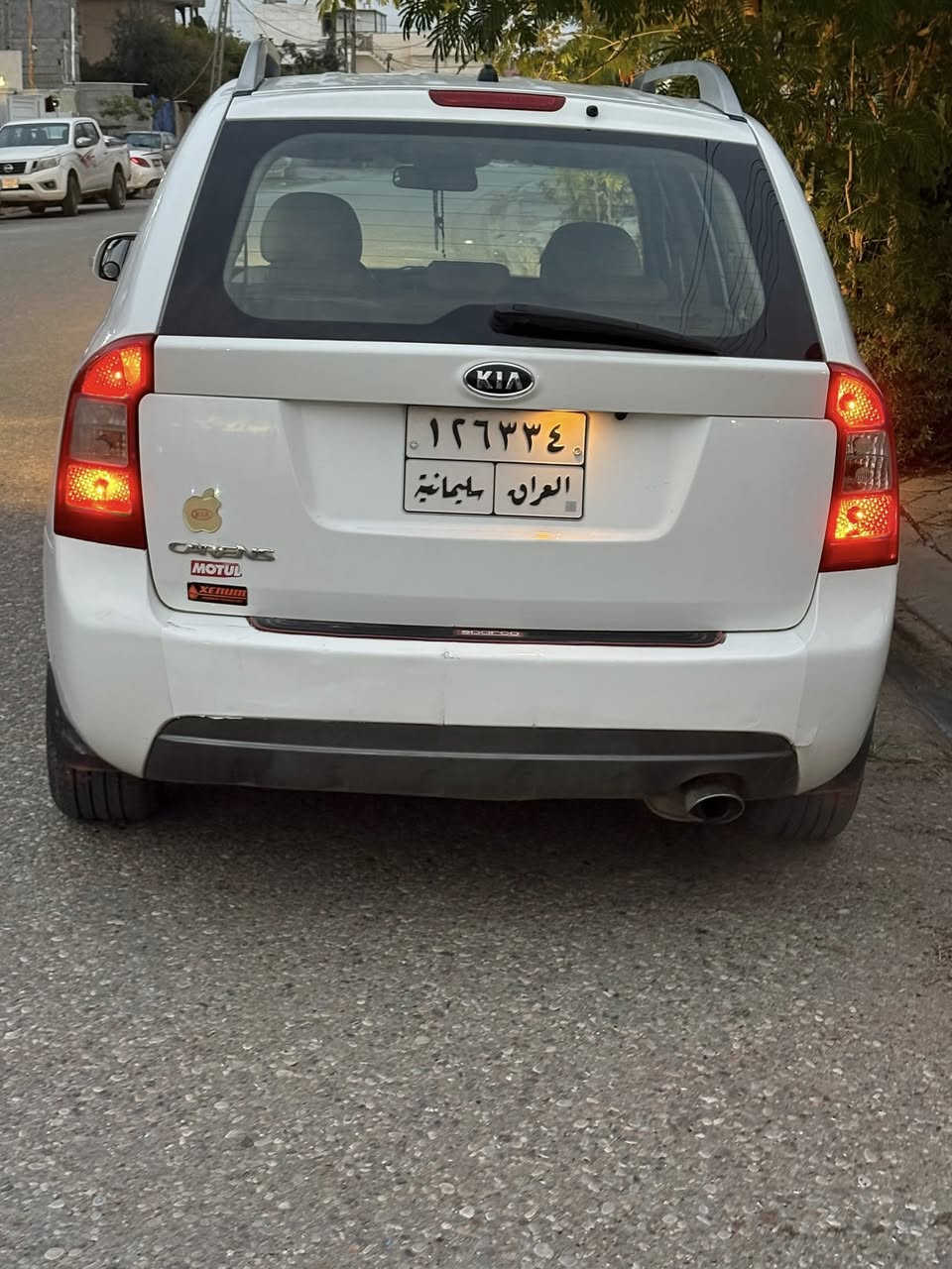 من رخصة الادمن 
كيا كارنز موديل 2013 كلين بدون حادث 
7 راكب كشنات تغليف جلد تاير يوكو هاما
بطاقة بنزين سنويه منتهيه 
السعر 140$ورقة
مكانها كركوك
الاتصال على الرقم ***********
