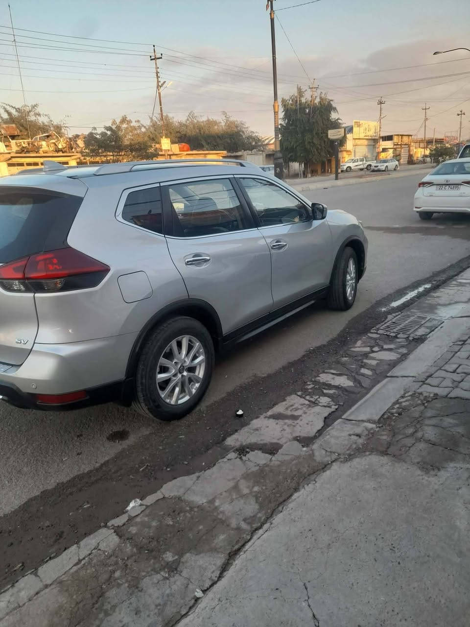 السلام عليكم للبيع نيسان روج
موديل 2020
SV
فول موصفات 
كامره 360 
تحكمات استرين
قياده ذاتيه وتحديد مسار
كرس سرعه
كشنات كهرباء + هيتر +تفعيل وضع حسب حجم السائق 
تشغيل عن بعد + بصمه
كشنات تدفئه تبريد
نظام ايكو + اسبورت
كشنات جلد
5 كامرات
مانع اصتدام امامي خلفي
كير محرك ما مفتوحات وبشرط
كهربائات هم شرط 
بيهه طخه خفيفه مامعدله تجي ع البارد خفيف
مكان السياره صلاح الدين
للتواصل ***********
