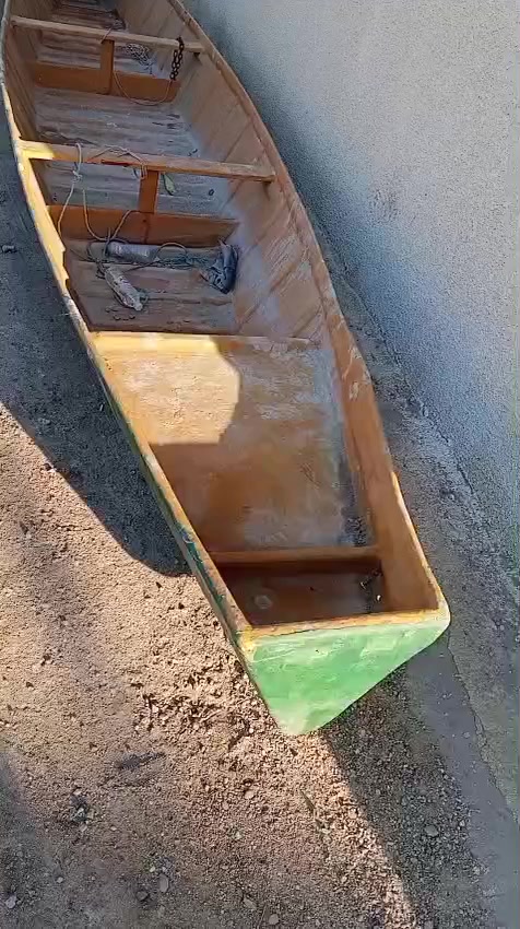 السلام عليكم بليته للبيع نضيف الطول 15ذرا العرض من جوه 90 ارتفاع 45 المكان البصرة قضاء المدينة السعر 500وبيه مجال ***********
