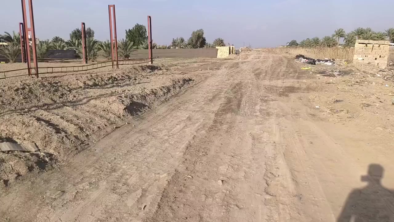 عرصات للبيع مقسمات عل 200وعدي قطعه 800متر هم معروضه خلف التسفيراتبعد عن اللحضاره 200متر مشمولات بتطويب مرقمات وجهزات  شارع عرضه 10متر  ماء ابي ابو 12 

***********
