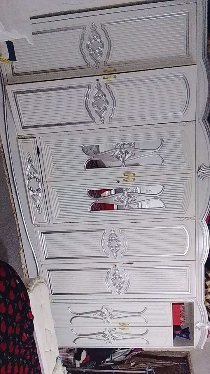 سلام عليكم غرفة نوم نجاره عراقي صار شهرين من اخذته جديده ونظيفه كلش اخذته مليون 100ابيعه قفل 900 مكاني كربلاء للاستفسار ***********
