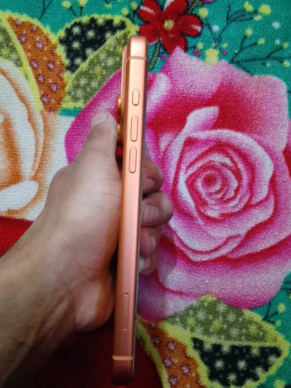 سلام عليكم آيفون 17 برو ماكس جهاز نضيف بي بس هاي الملاحظه فقط بطاريه 99 مشحون 130 مره ذاكره 256 كارتون و كيبل مالته جديد السعر 1950 و بي مجال بسيط جدا مكاني بغداد مدينه الصدر ***********
