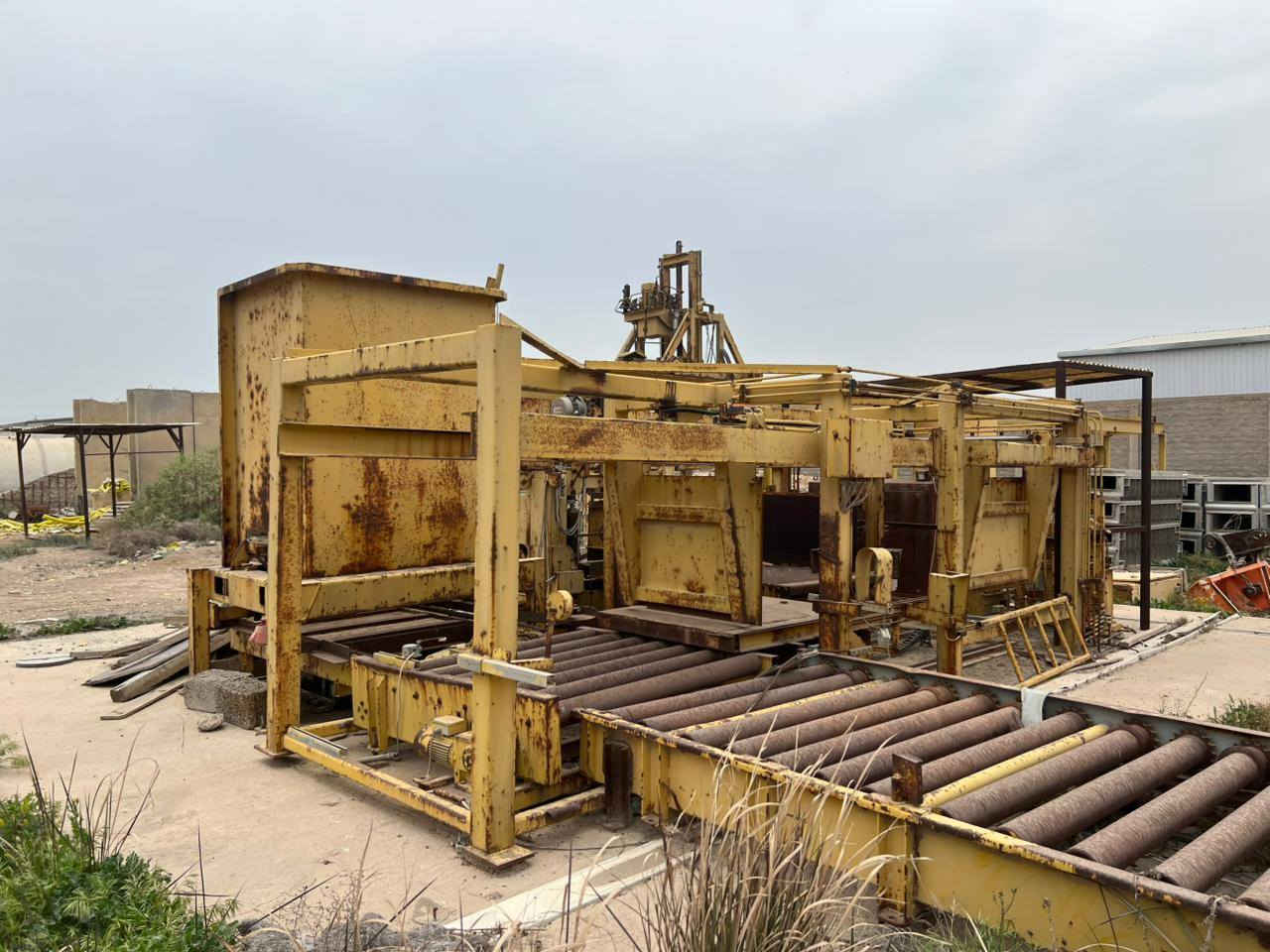 للبيع معمل مقرنص الماني Hess
يحتوي على كابستين ومعمل كونكريت مع 15 قالب طاقته الانتاجية 400متر في الساعه
للاستفسار الاتصال ***********
