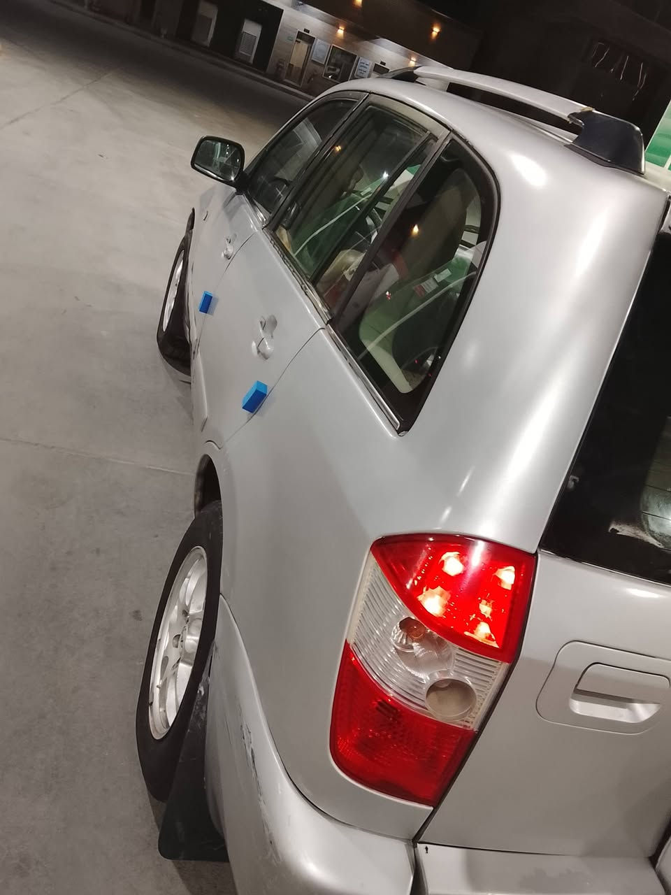 يالله 
السلام عليكم
شيري تيكو جاهزه 
مديل 2012 
كير مكينه كفاله جدد 
كير قفل ميكانيكي جديد
حداديه 99/100
تخم تاير كارتون توني شادهن 
كهربايات كله شغاله 
تبريد نقص بس غاز 
السياره نضيفه كلش دواخل كارتون 
السياره رقم بصره مشروع وطني مداور ثاني يوم 
العنوان الناصريه مركز 
السعر 46 وبيه مجال 
رقم ***********
