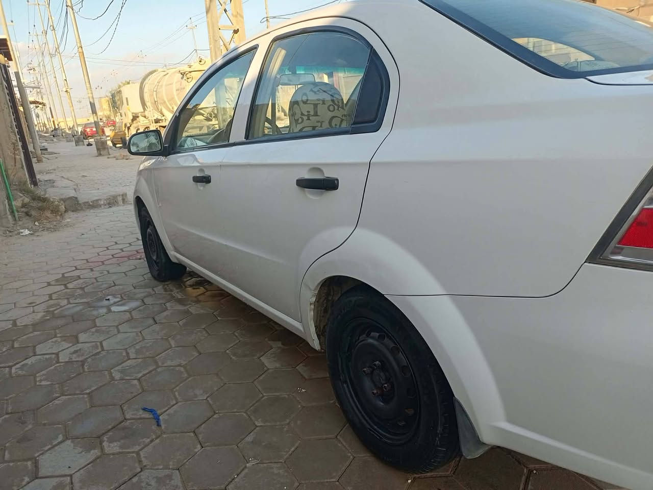 اڨيو مديل 2010 مكينه مفتوح كير اتوماتيك حداديه جاهزه بيه قبق جنطه  رقم ذي قار مشروع  السعر 68 بيه مجال  مكان سياره ديوانيه  ***********
