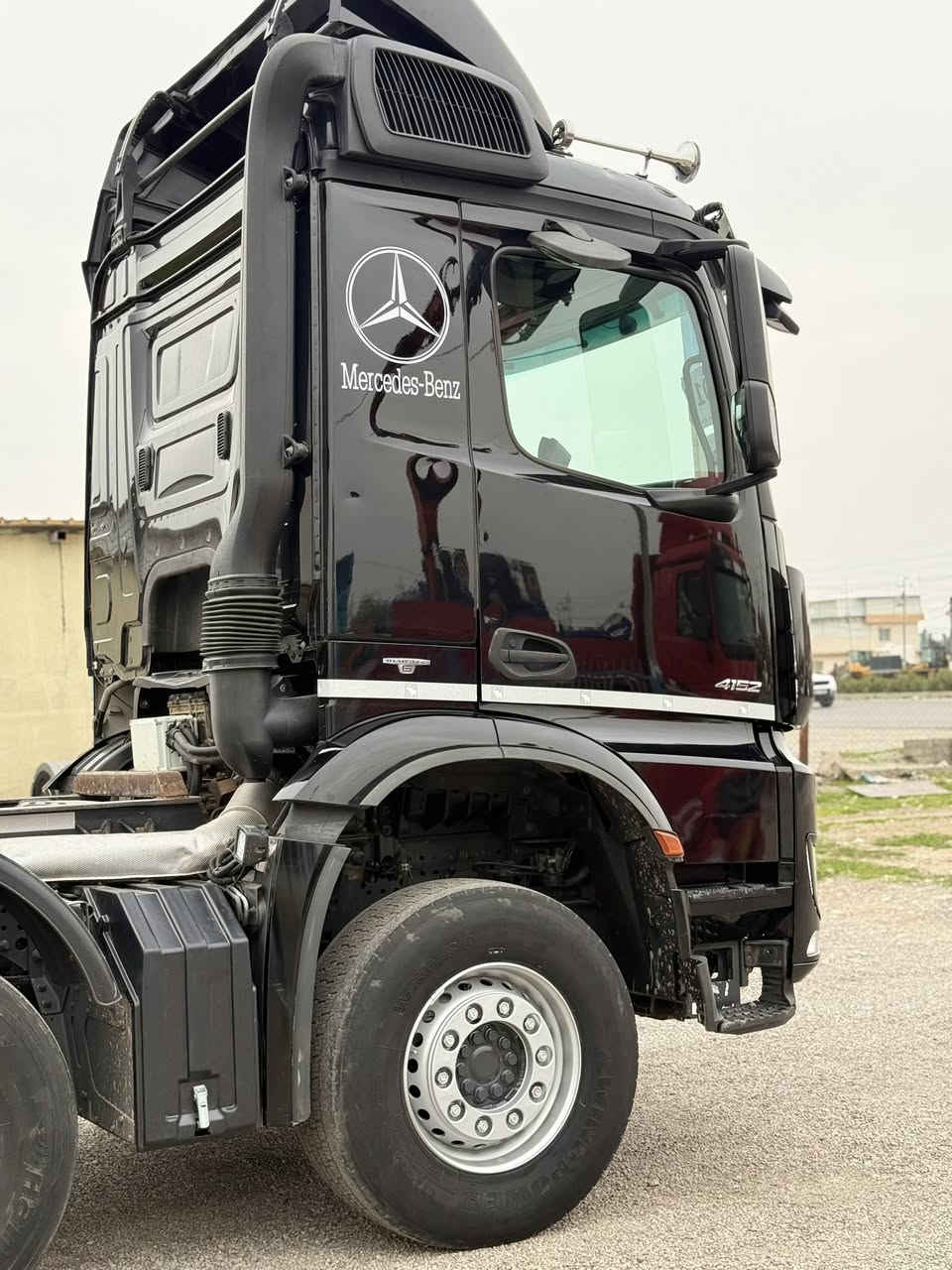 معرض مهدي اربيل
نوع : مارسيدس اروكس عكرب
موديل : 2017
حجم :4152
ألون : اسود  
مواصفات: اروكس 4152 قمار ربع بيلادي عكرب فعل مجموع جيف بيلادي 4 وركات كدام 3 شيال شانس جيف جديد نضيف
گير : توماتيك
 العنوان : اربيل  قوشتب تريق كركوك  معرض مهدي اربيل 
***********
***********
